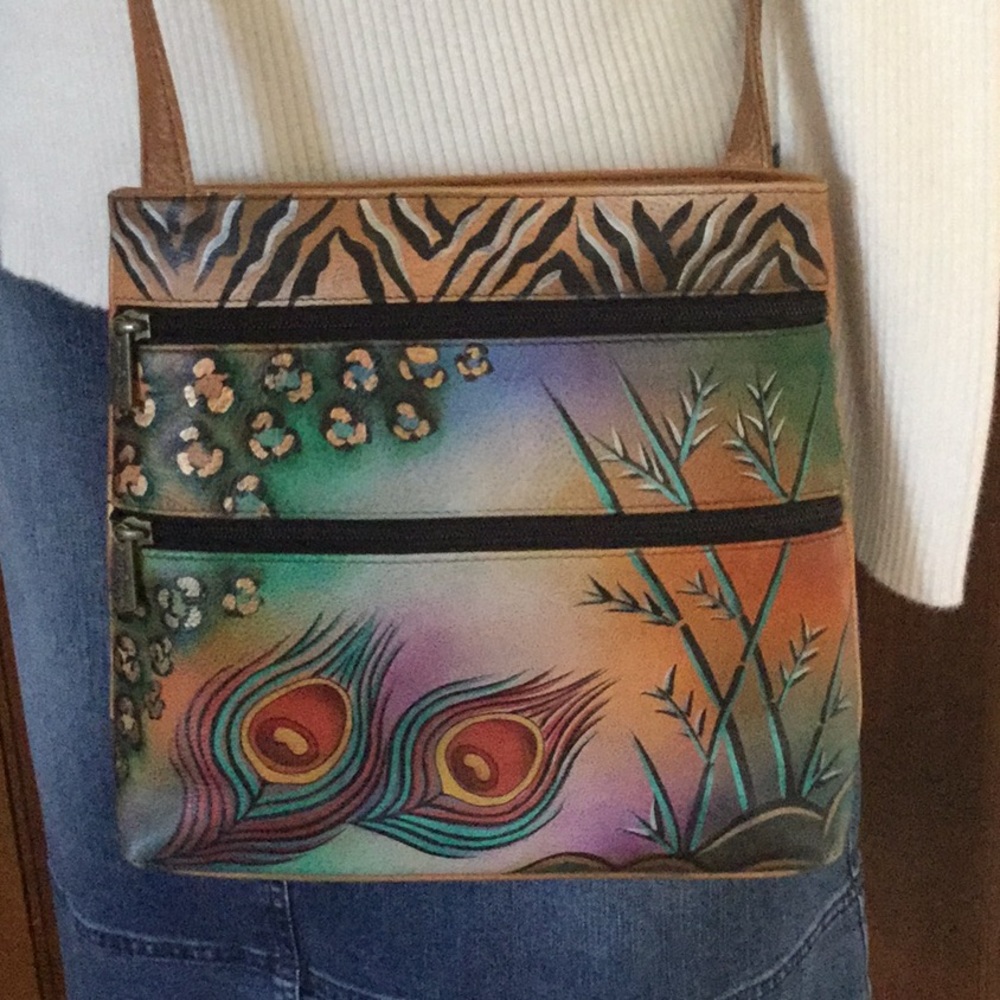Aunschka Crossbody Bag
